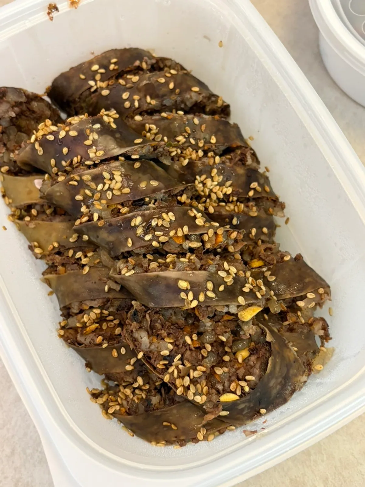 집에서 차린 암뽕순대와 김치 한 상