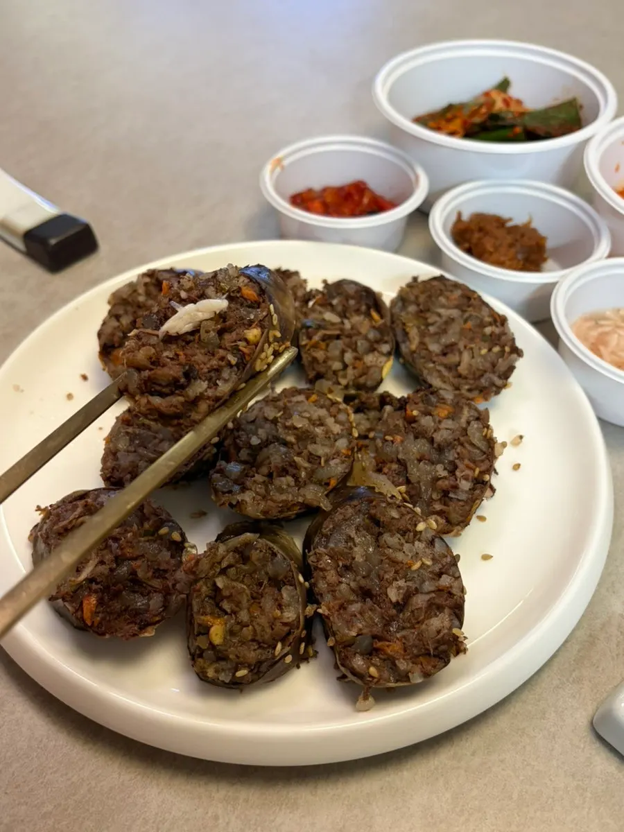 막걸리와 함께 먹는 암뽕순대
