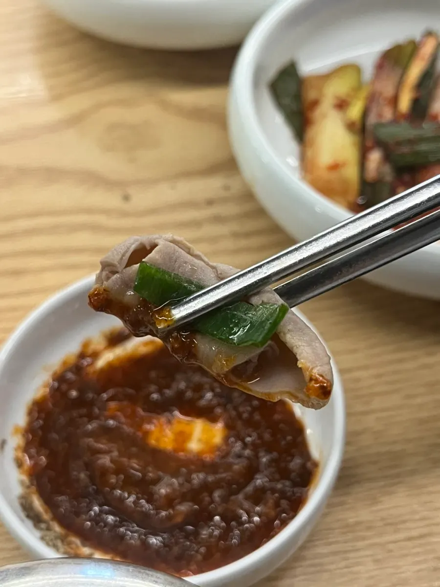Sauce mixed from chojang and perilla seed powder