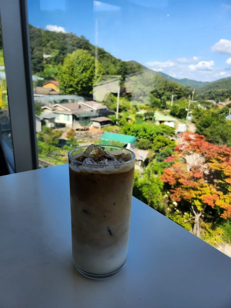 Mountain scenery with foliage starting to turn