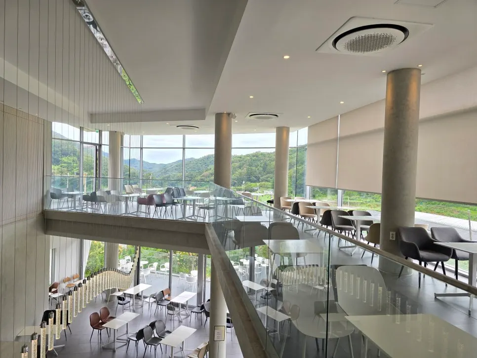 Interior of Sum's annex building next door