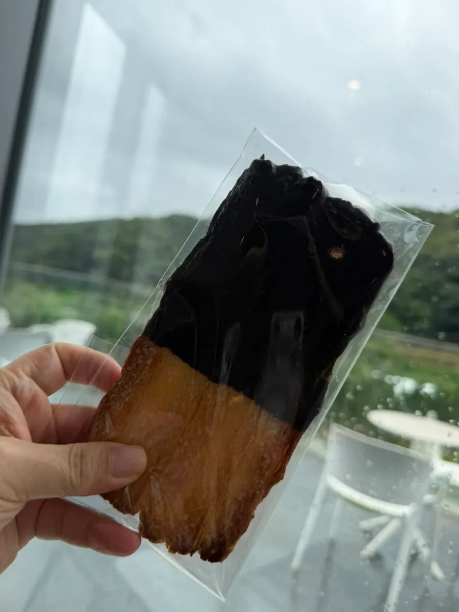 카페 숨 디저트와 따뜻한 캐모마일