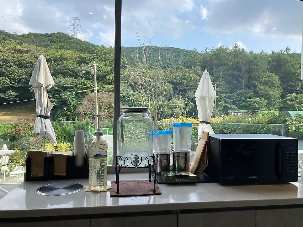 조리빵을 데울 수 있는 전자레인지 코너