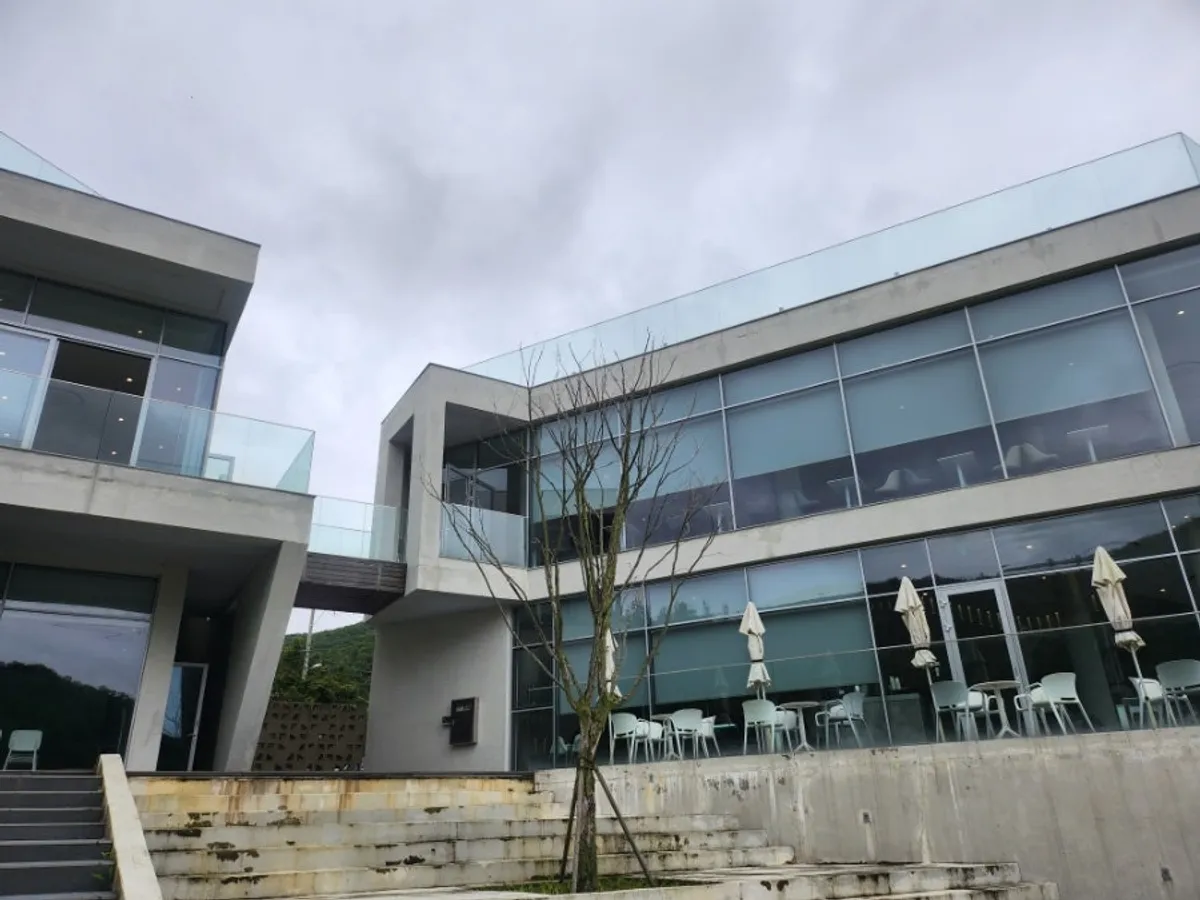 A view of Sum, the large bakery café near Namhansanseong