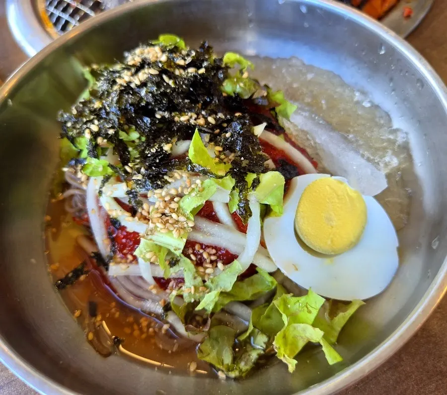 Golden-browned dakgalbi with cheese fondue