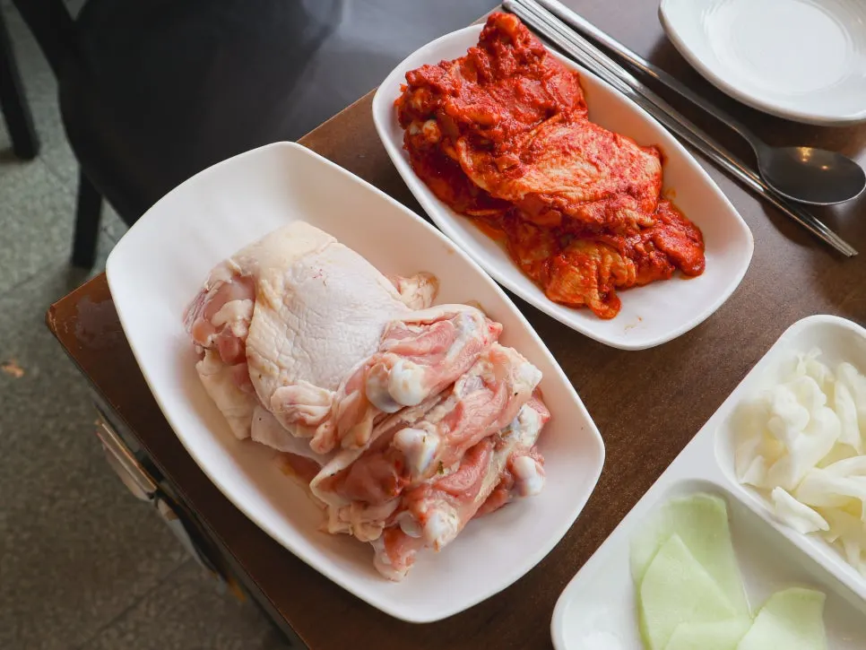 Raw original salt-grilled and house-marinated dakgalbi as served