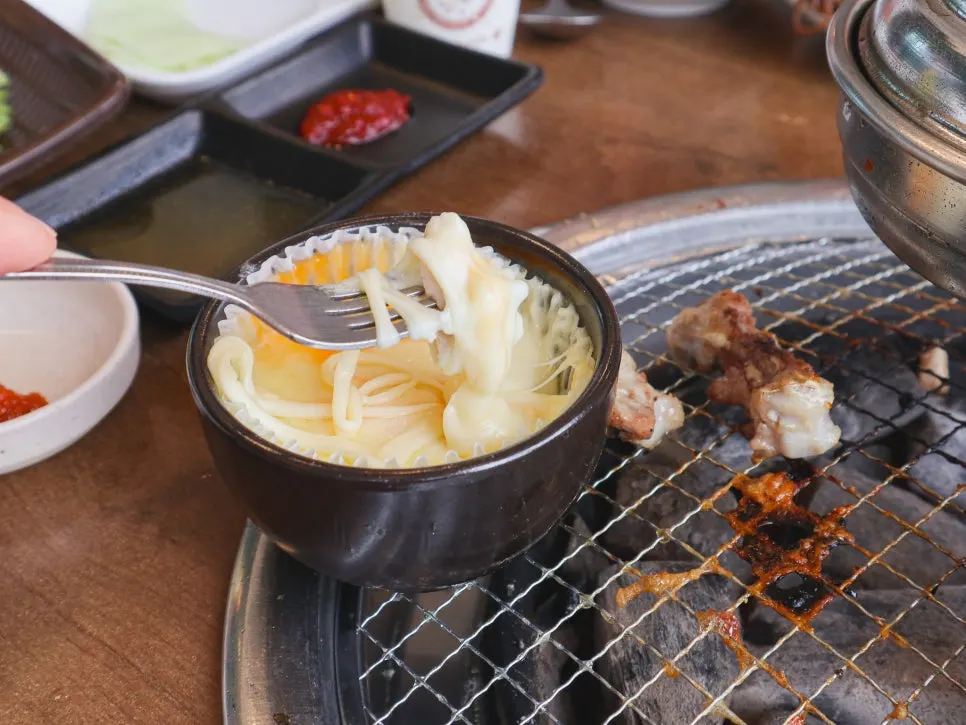 Close-up of grilled marinated dakgalbi