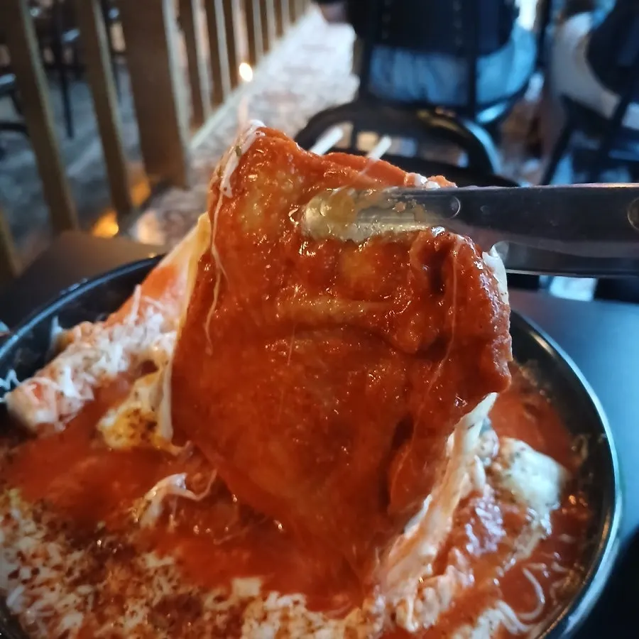 토마토 치즈 닭다리구이 이미지