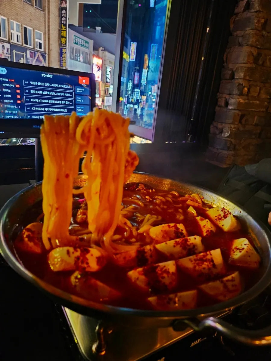Food and drinks enjoyed at Budan