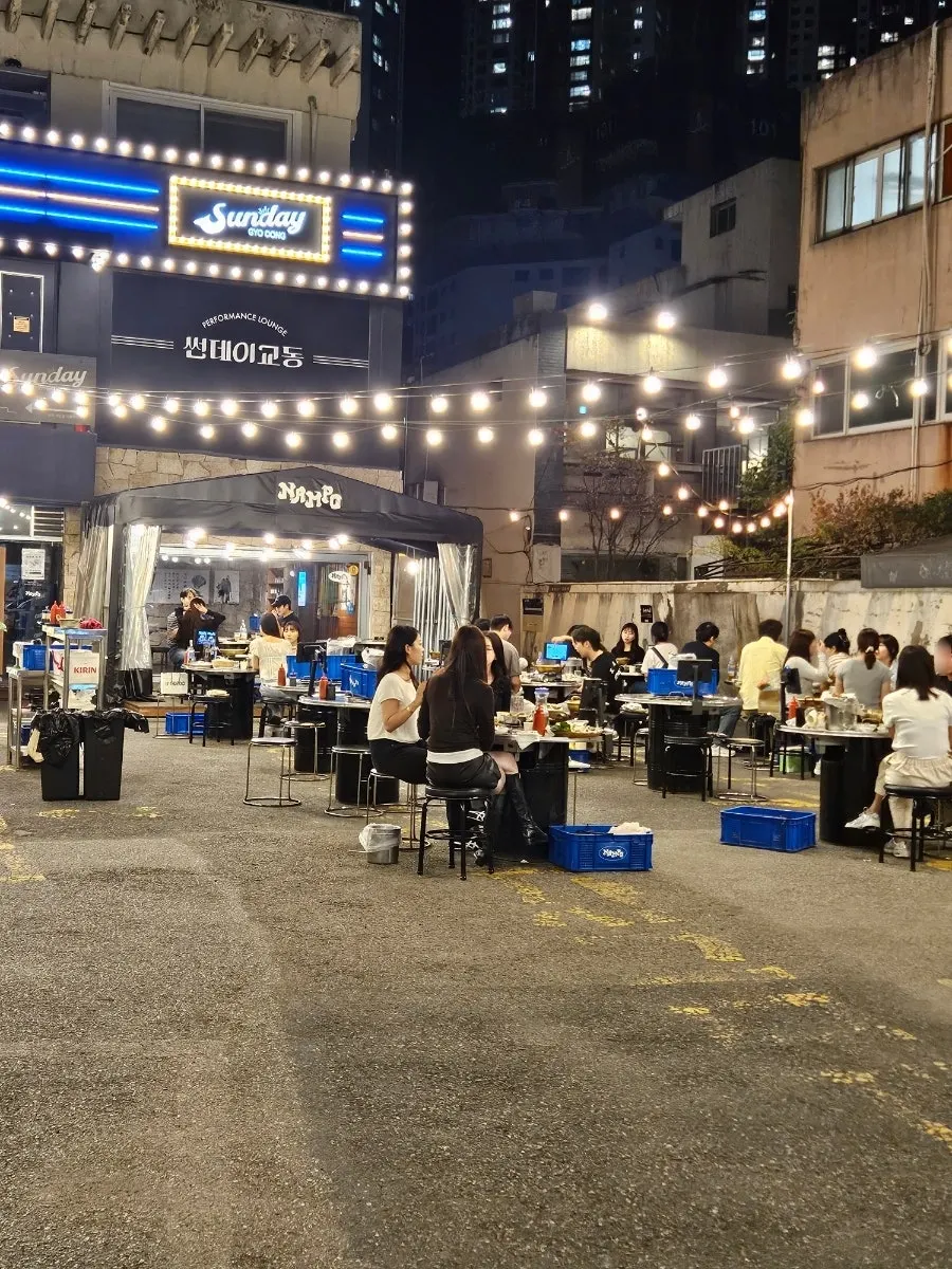 교동 야장 저녁 분위기의 남포 좌석