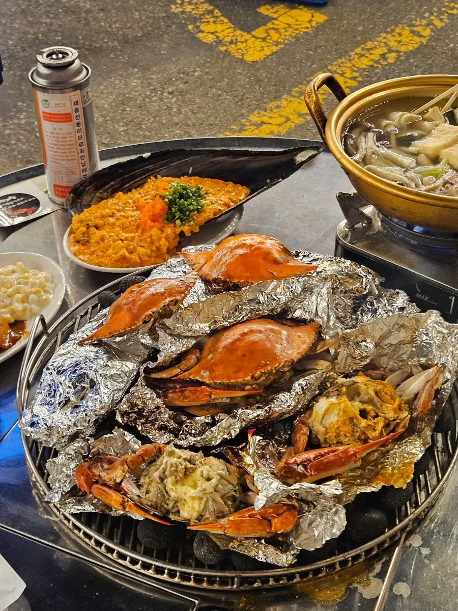 게딱지를 모아 볶은 볶음밥
