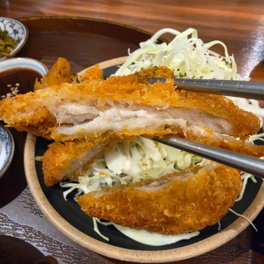 Corte transversal del tonkatsu