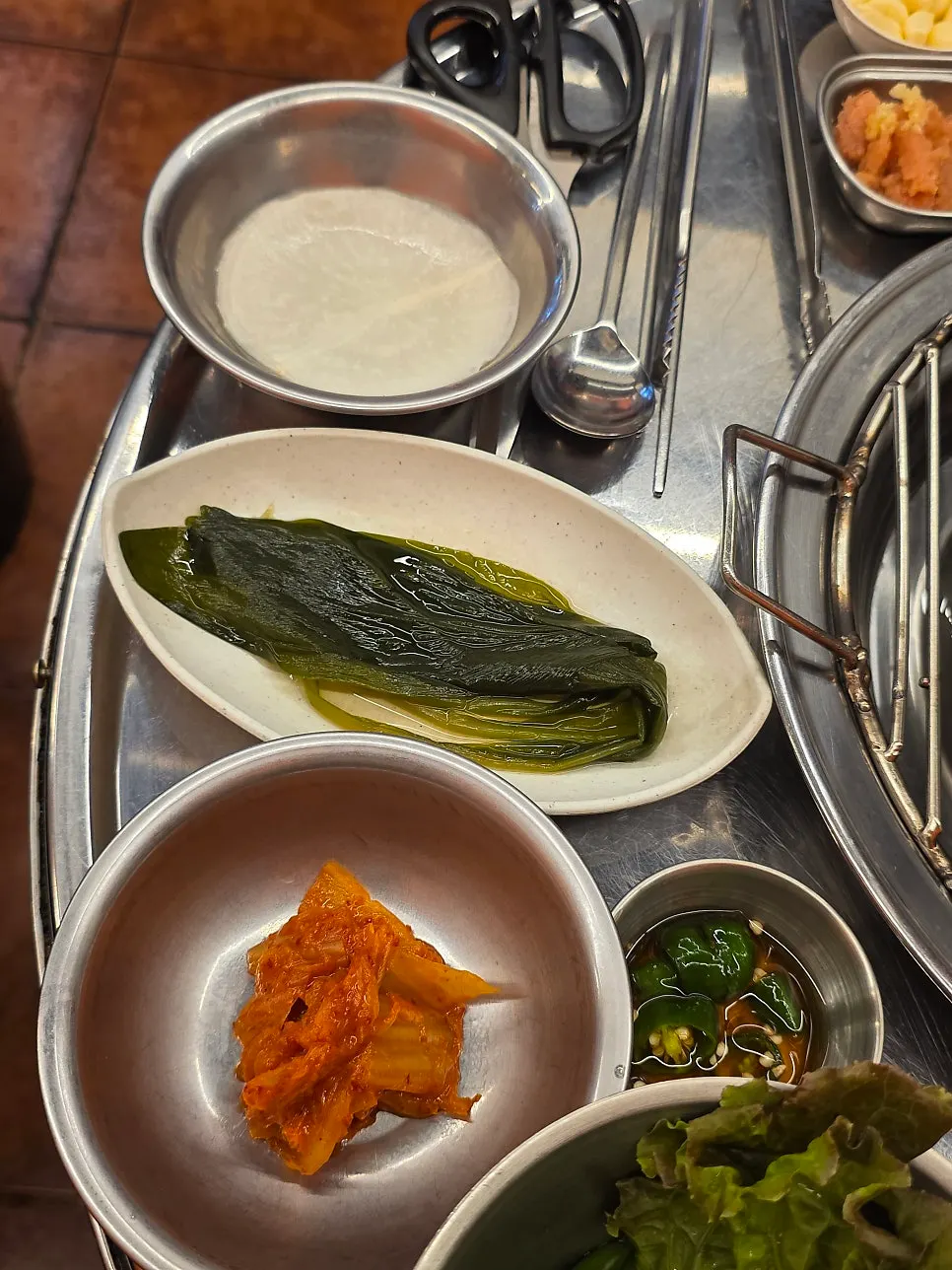 돼지갈비 기본찬 구성