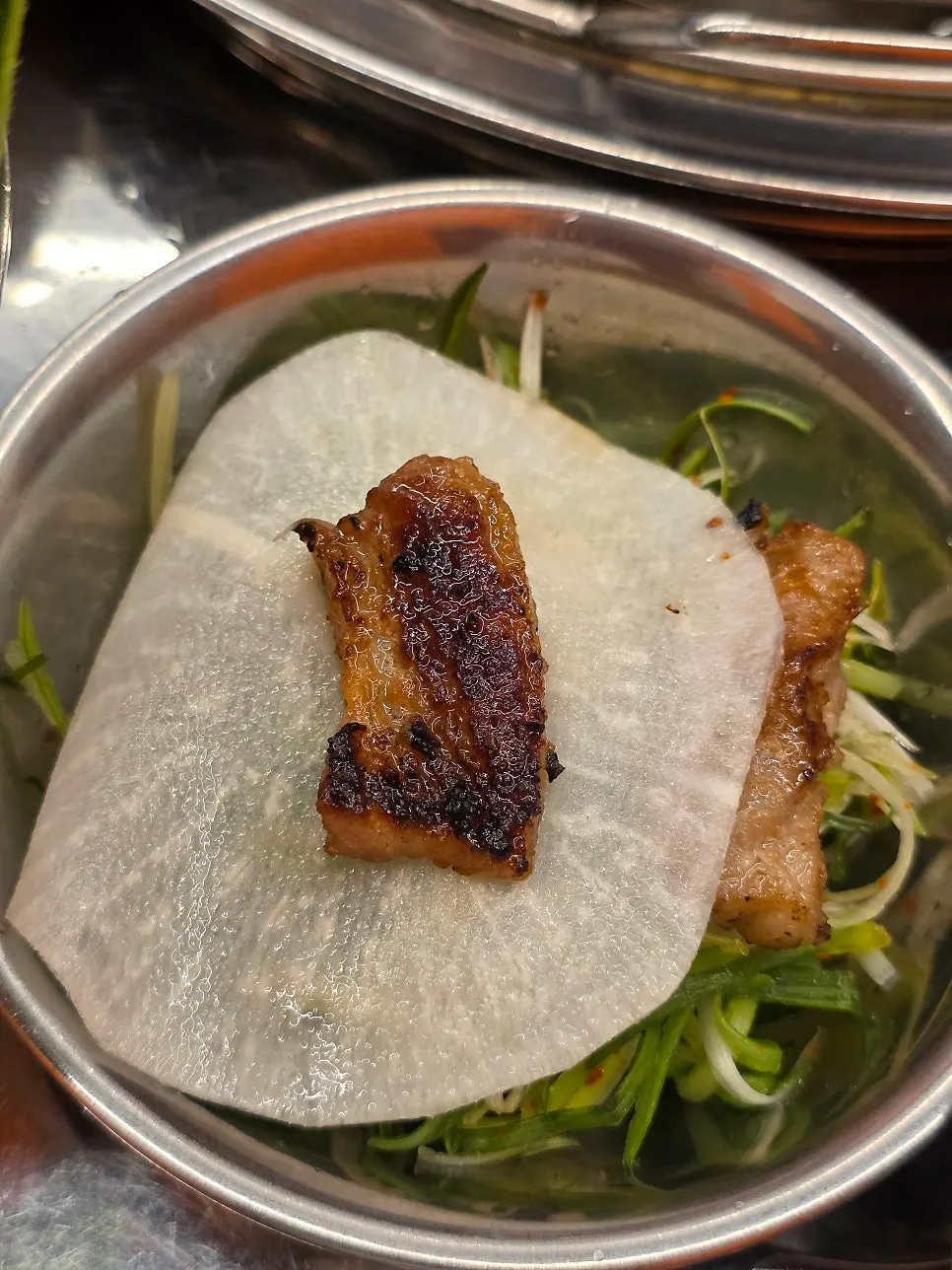 숯불 돼지갈비 한 접시