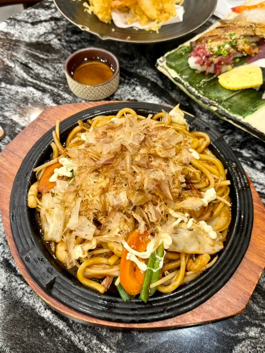 Moshi Moshi Sushi yaki udon