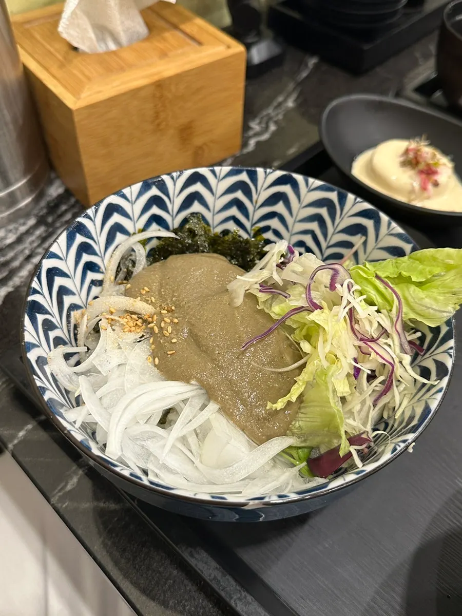 게내장 비빔밥 비빈 모습