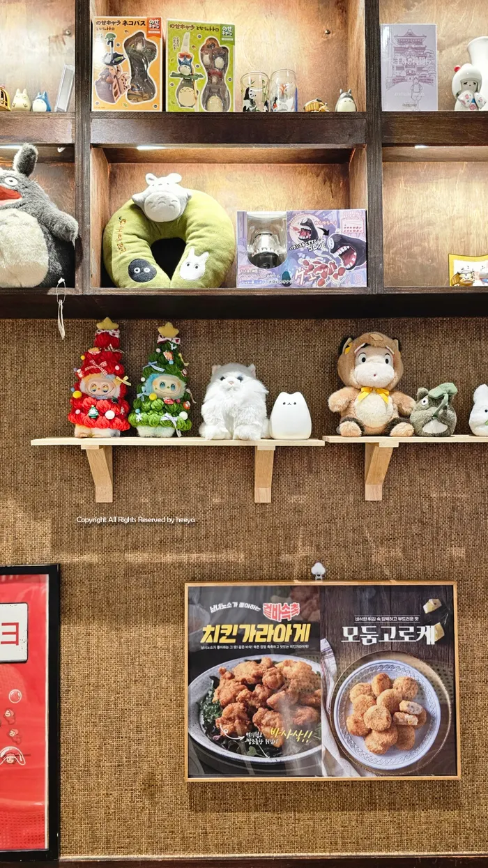 Dotonbori-inspired interior props at Daidokoro