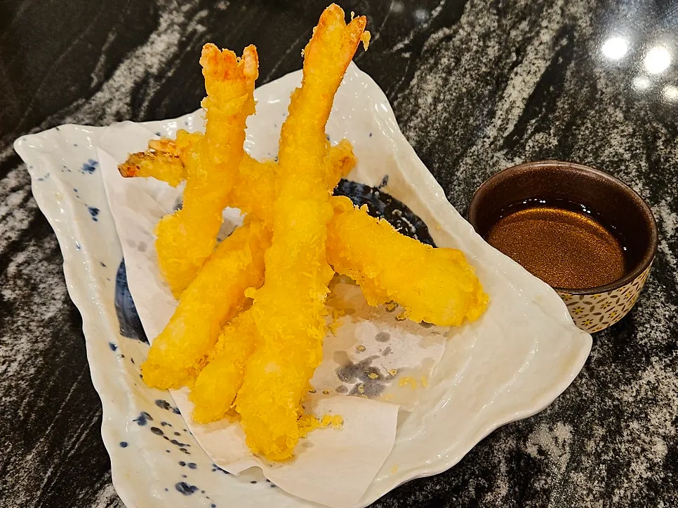 Plate of small-size shrimp tempura