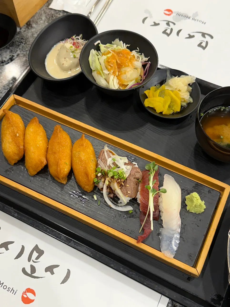초밥과 미니우동 세트