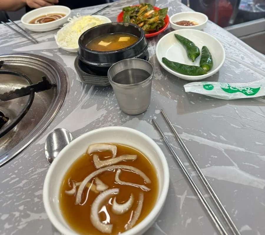 A busy Nampo-dong yang gopchang restaurant
