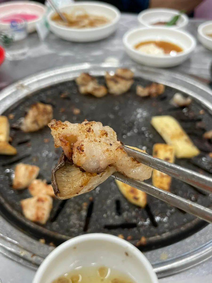 Clean-tasting salt-grilled tripe and offal