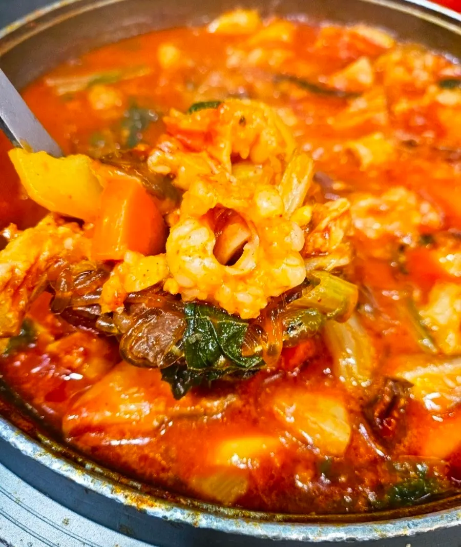 Reduced gopchang hotpot with rice cake sticks