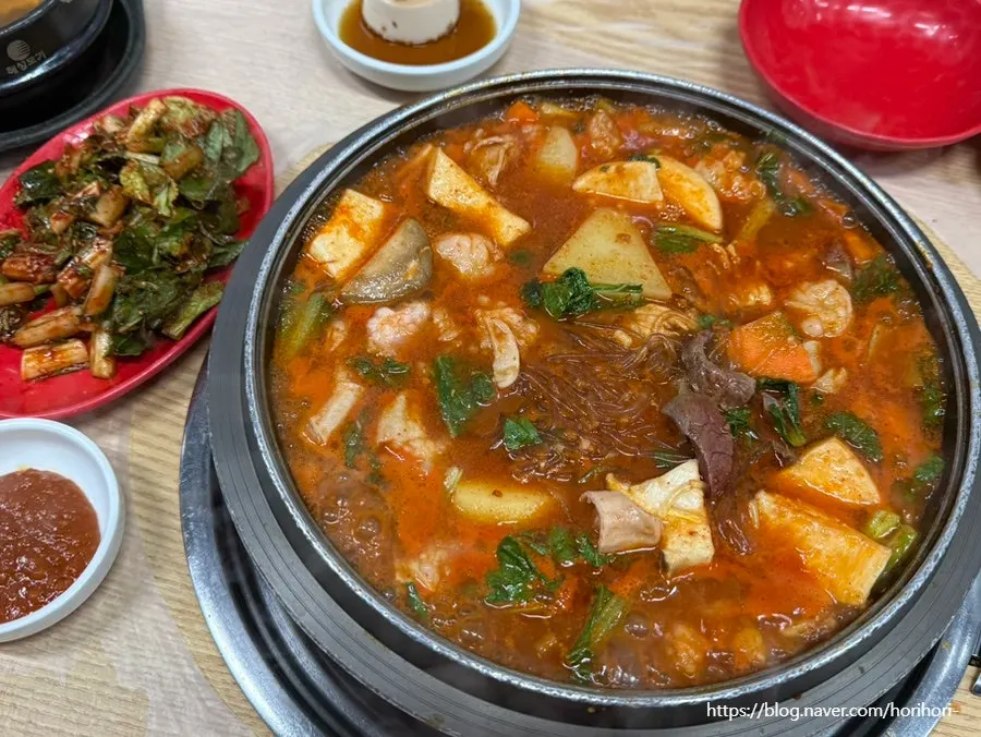 Gopchang hotpot bubbling away on the boil
