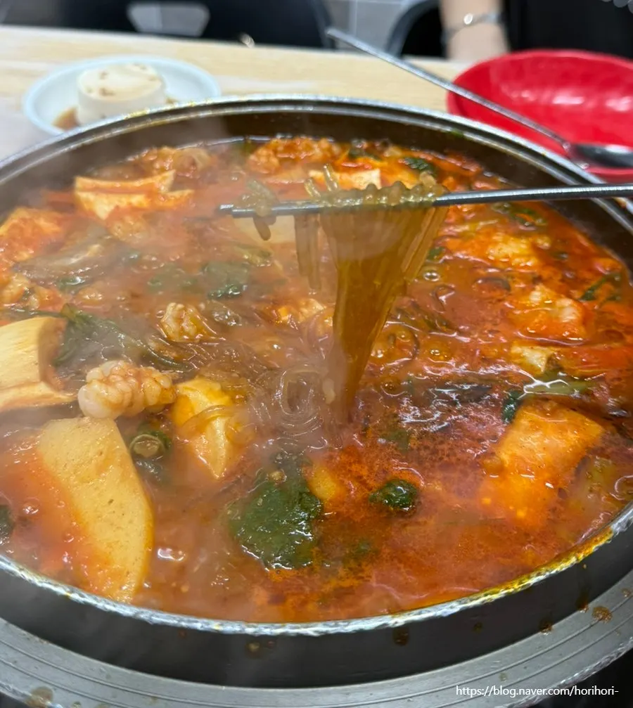 Glass noodles and large intestine soaked in seasoning