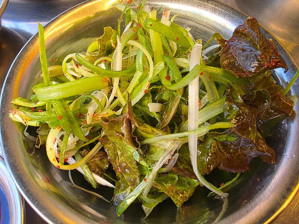 Shredded green onion side dish