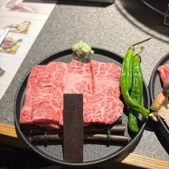 Plate of ordered beef cuts at Yakiniku Gaek