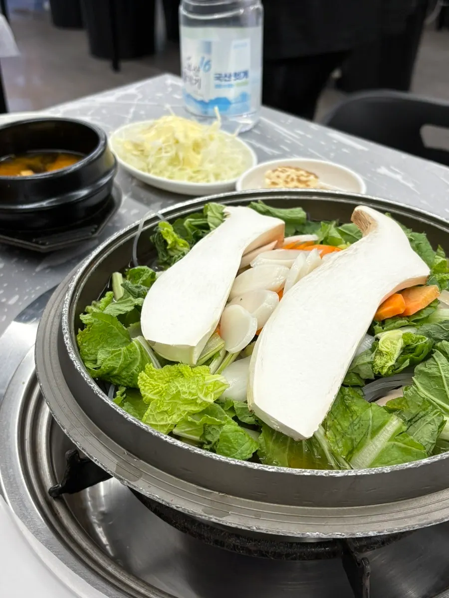 끓기 시작한 양대창전골 소자 냄비