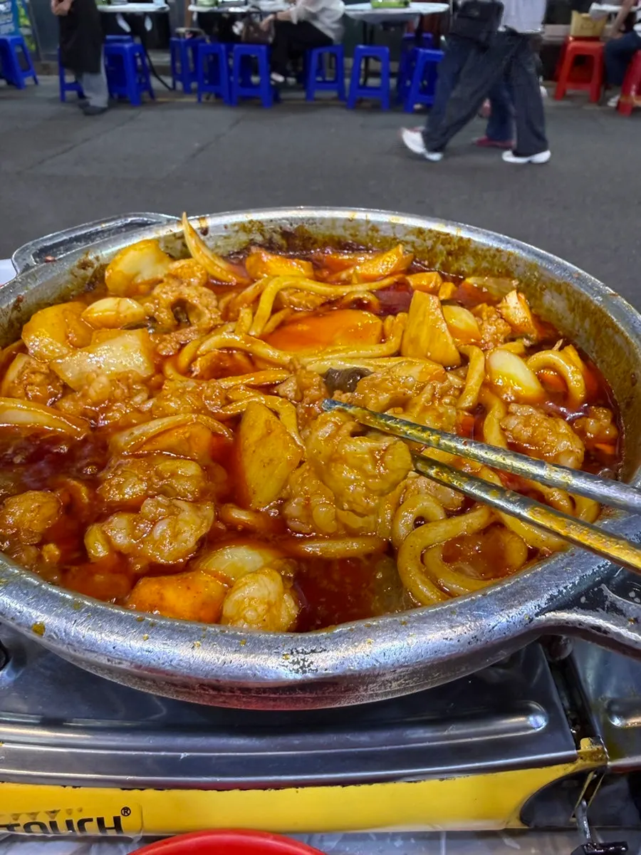 Udon noodles soaked in the seasoning