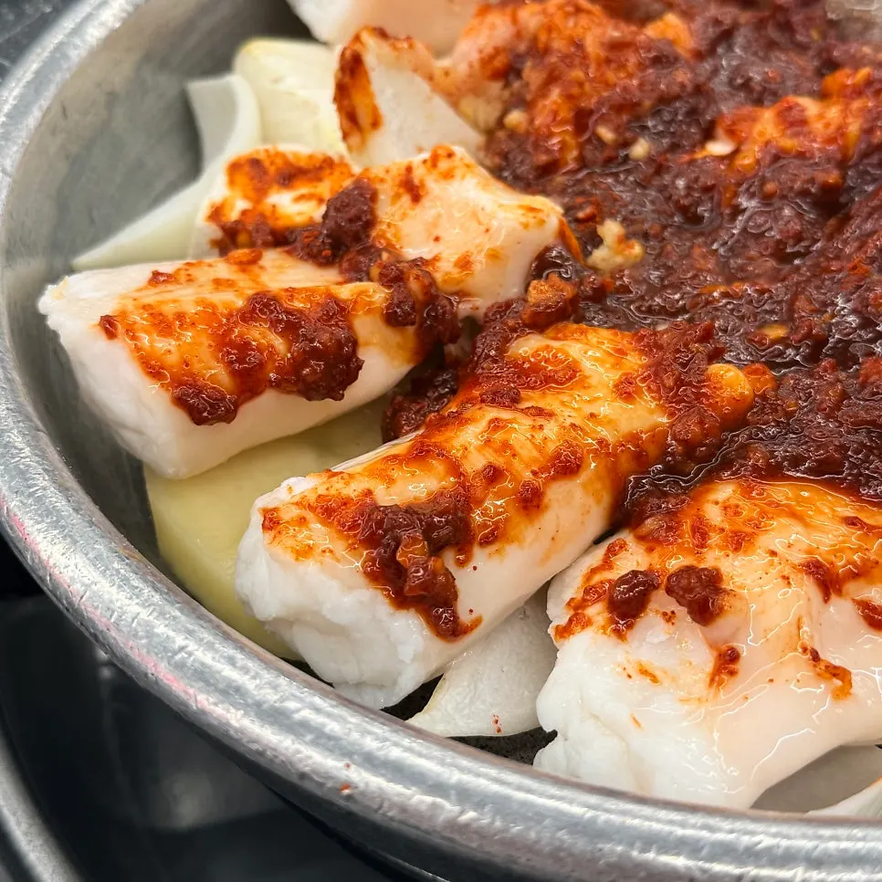 콩가루 시리얼 연유가 올라간 팥빙수