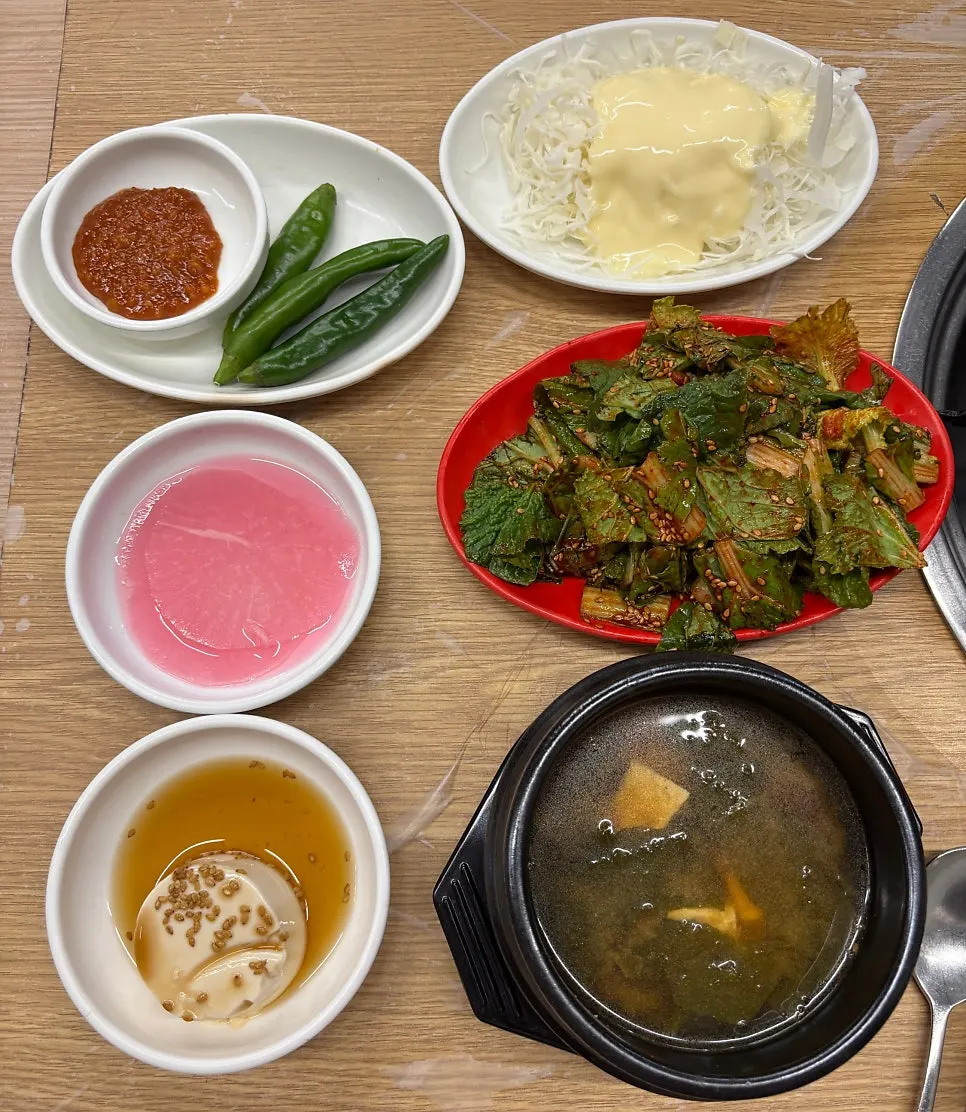부평양곱창 소금구이와 돌판양념구이 가격이 적힌 메뉴판