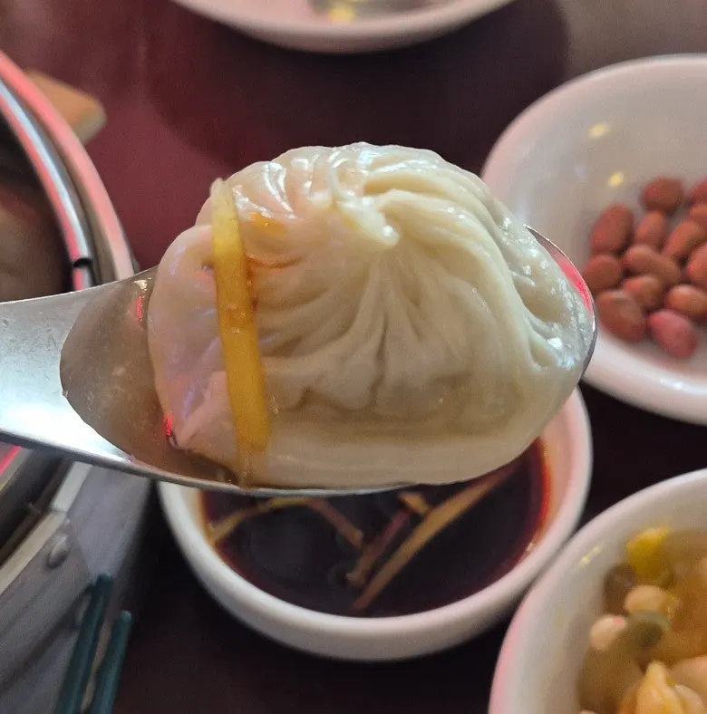 Overhead view of xiaolongbao in the steamer
