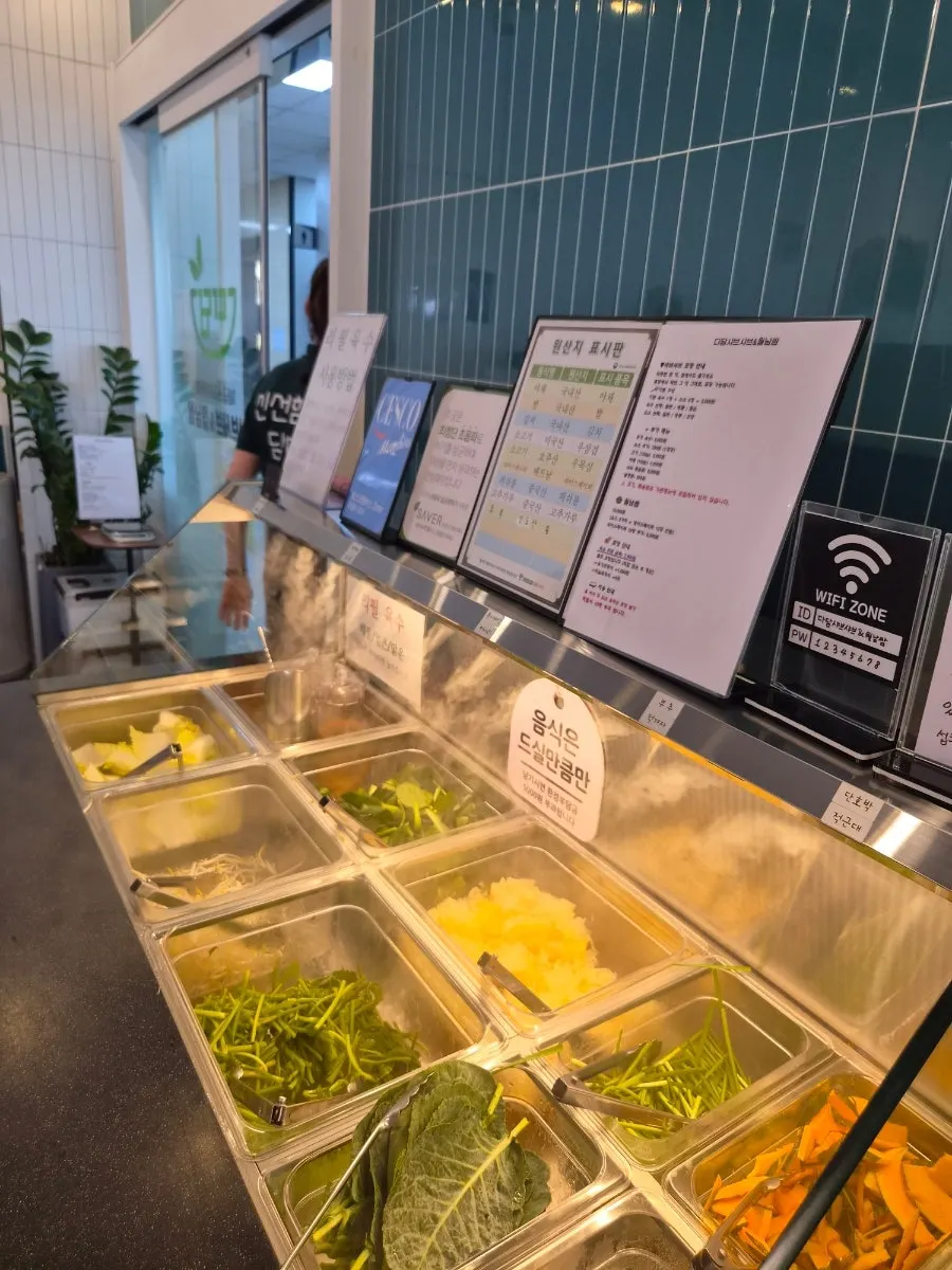 Unlimited shabu-shabu and Vietnamese wrap selection