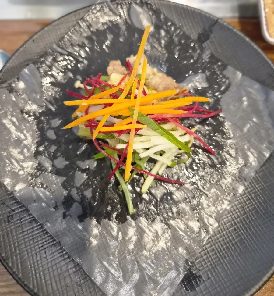 Unlimited Vietnamese wraps at Dadam Shabu Shabu & Wolnamssam near Namwirye Station