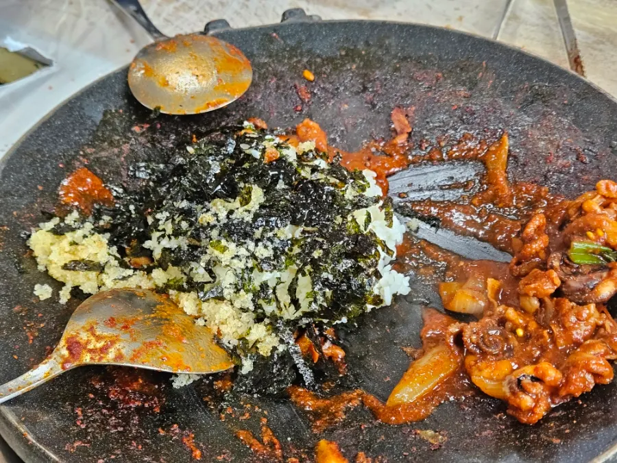추가로 주문한 날치알볶음밥