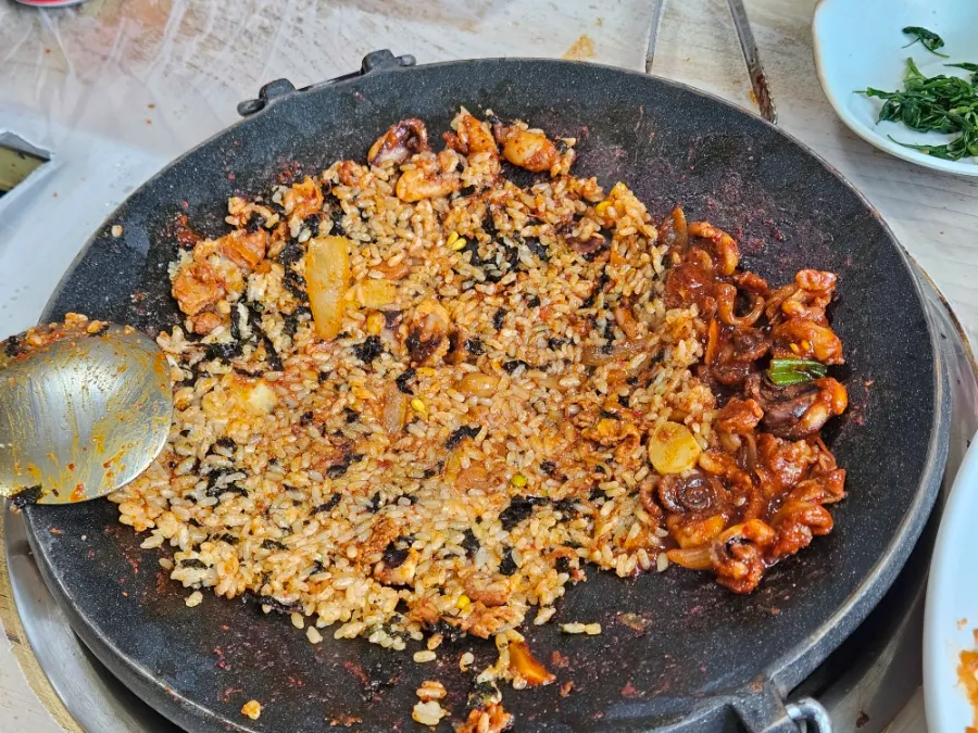 쭈꾸미 양념에 볶는 날치알볶음밥