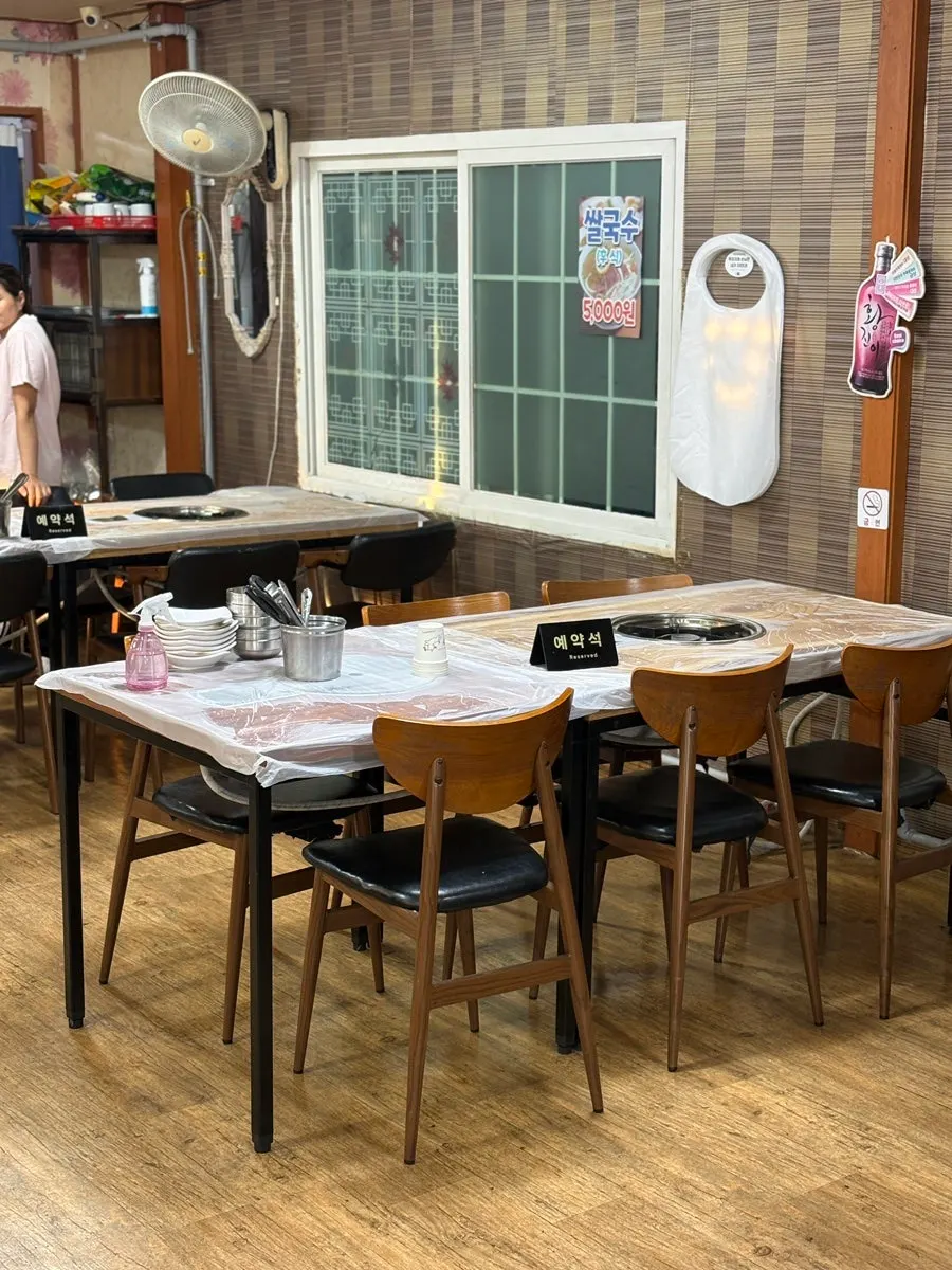 Table with tablecloth at Geumseong Jjukkumi