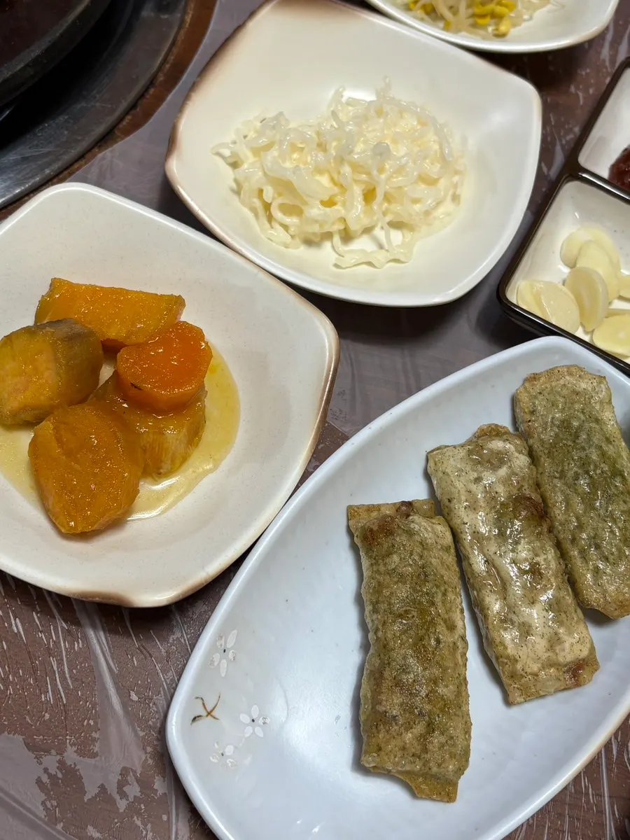 Self-serve side dish bar at Geumseong Jjukkumi