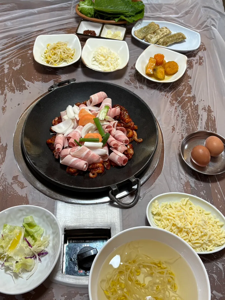 Medium-spice jjuksam served on the griddle at Geumseong Jjukkumi