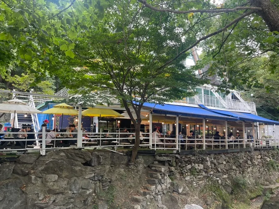 Exterior of 2002 Witch's Arpeggio in Wabu-eup