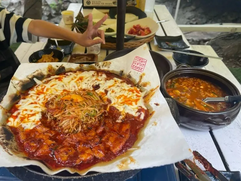 Self-serve side dish bar corner