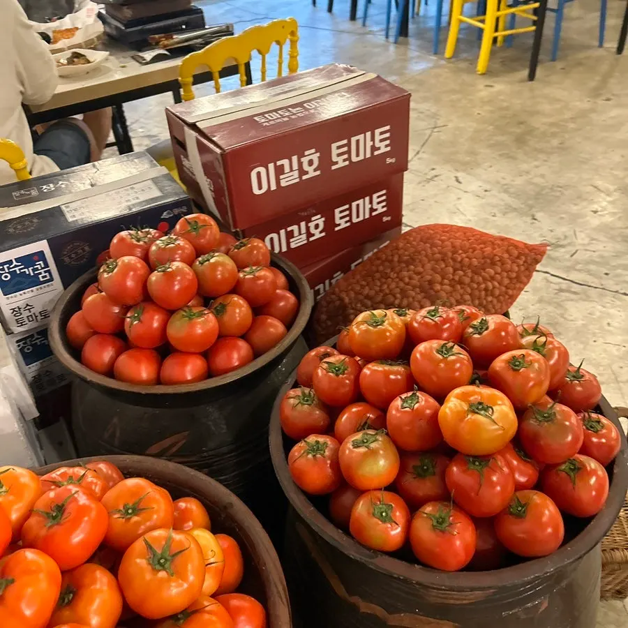Fresh tomatoes on display in the restaurant