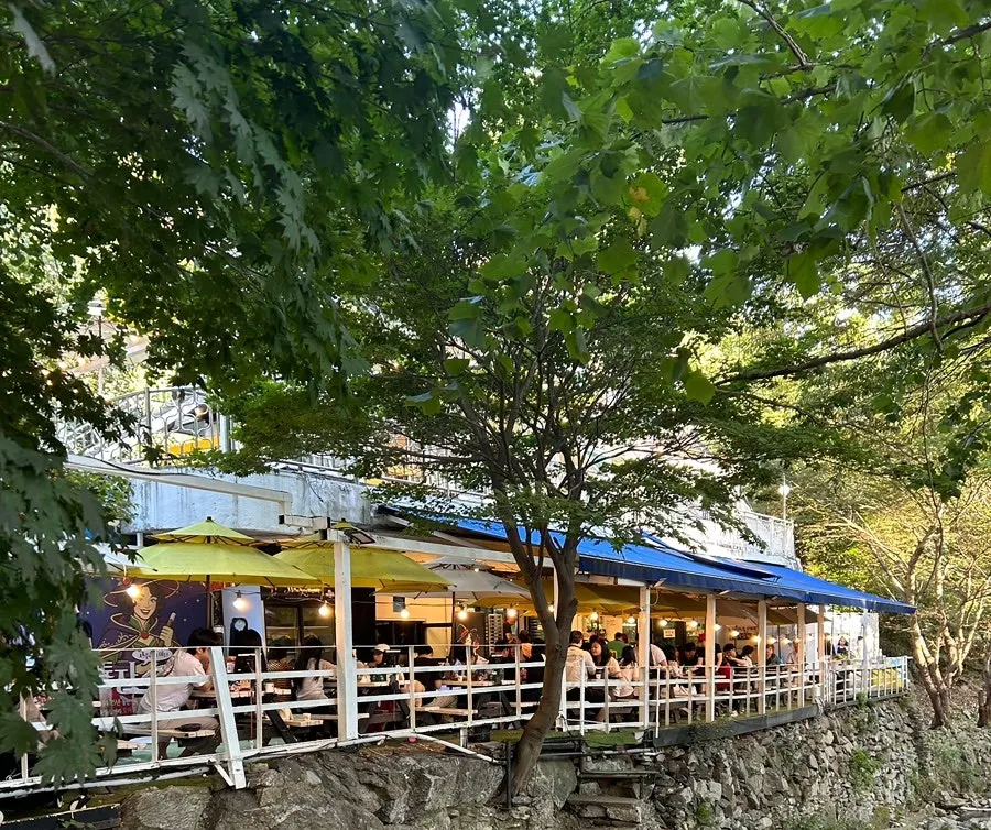 Outdoor seating with a view of the valley