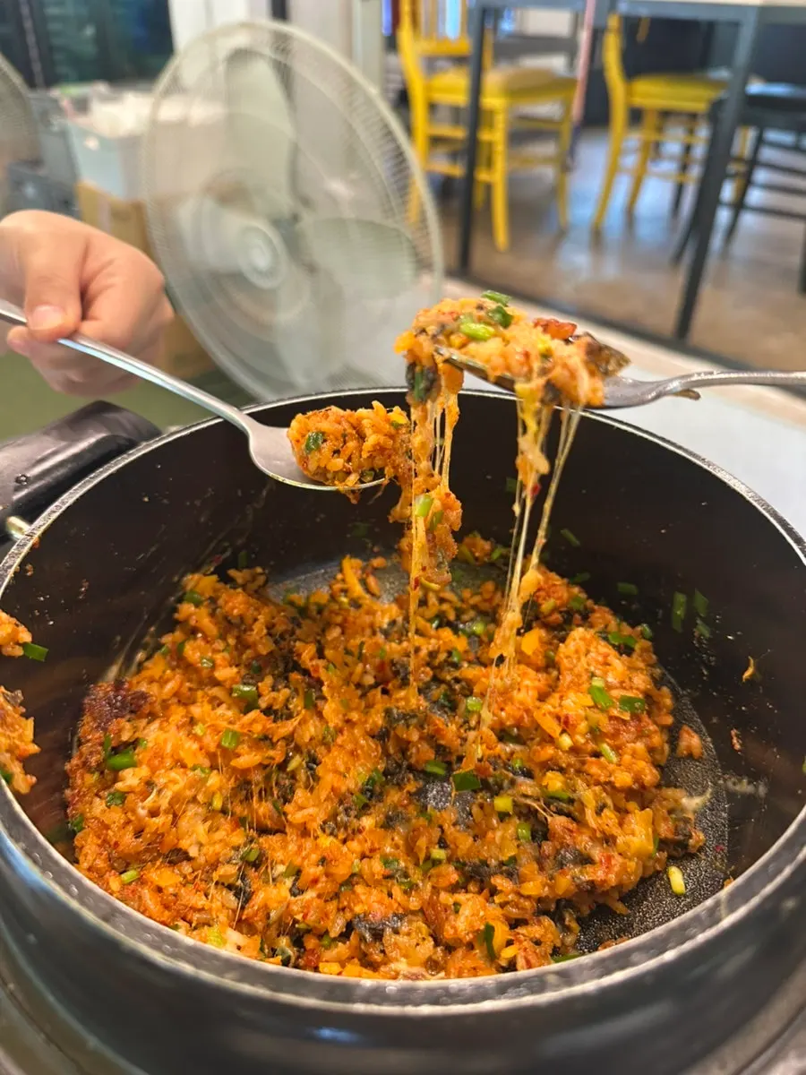 Pollack roe-packed nurungji stone-pot fried rice