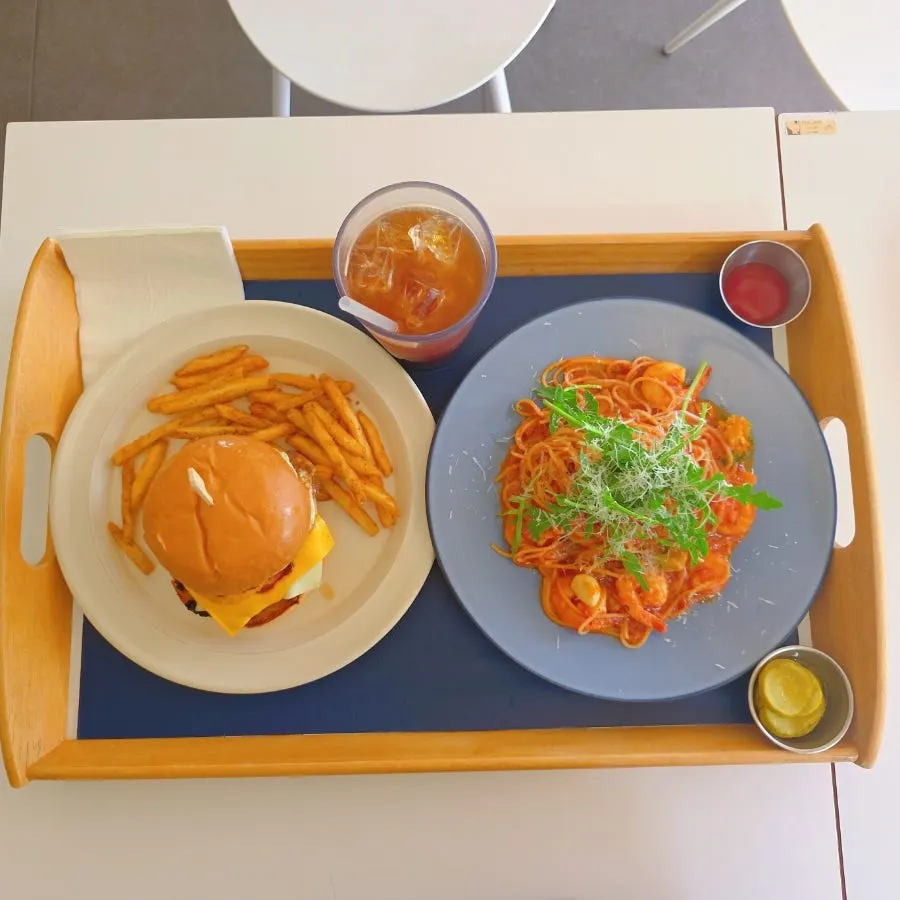 Price list for MR's burgers and pasta