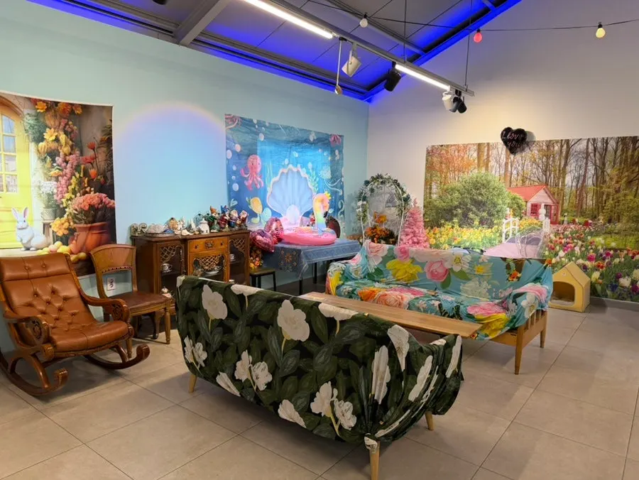 Interior view of Gaeddae Playground dog café