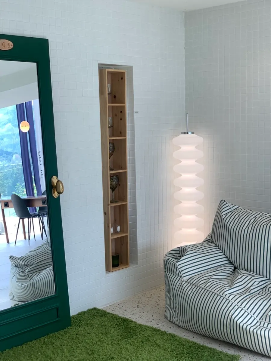 Showroom-like interior of the annex